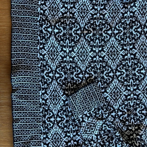 Fine knit sweater - perfect for cooler days! - Picture 4 of 4